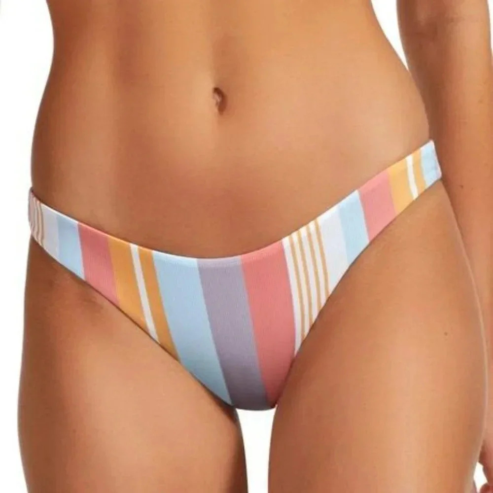Vitamin A Mila Bandeau in soft coral & Luciana Hipster Bottom in verano stripe - Picture 14 of 14
